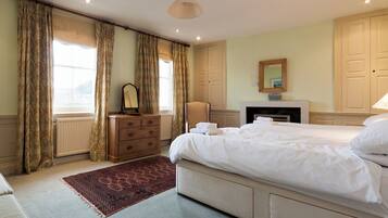 4 bedrooms, free WiFi, bed sheets