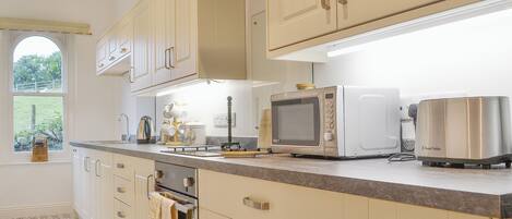 Lavavajillas y periquera