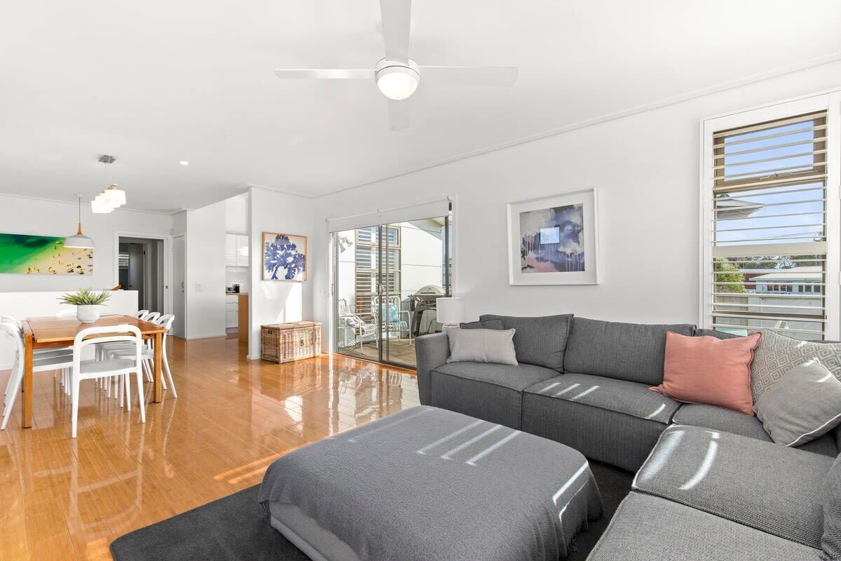 TV, DVD player, books, offices