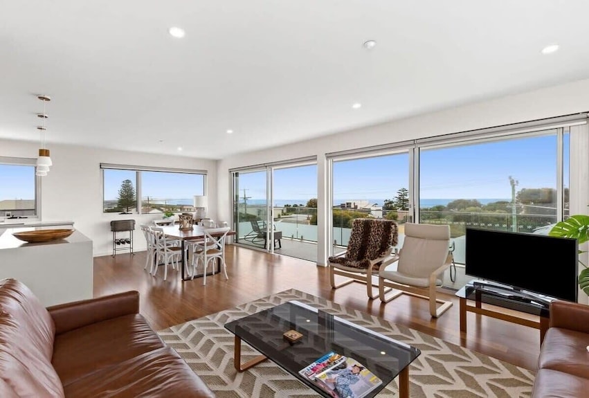 Penthouse Spectacular Ocean Views From Every Room - Geelong