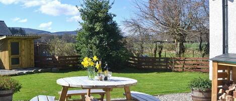 تناول الطعام بالخارج