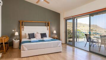 6 bedrooms, iron/ironing board, travel cot, free WiFi