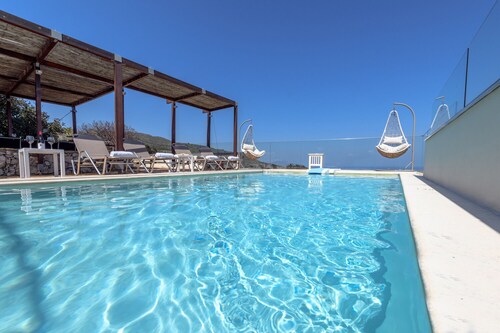 Villa Serenity - With Private Heated Pool