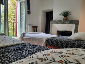 3 bedrooms, iron/ironing board, travel cot, free WiFi - La Douce Étable - "Les Terrasses de L'insolite" estate (Port-Sainte-Marie)