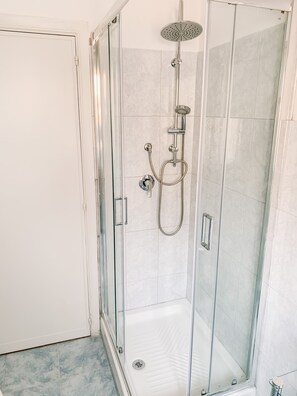 Shared Dormitory, 2 Bedrooms | Bathroom - City Bb Chic Room With Shared Bathroom (Castelsardo)