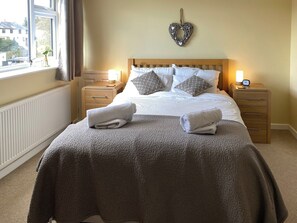 3 quartos, Wi-Fi de cortesia, roupa de cama