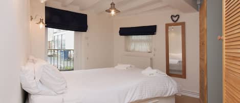 1 bedroom, bed sheets