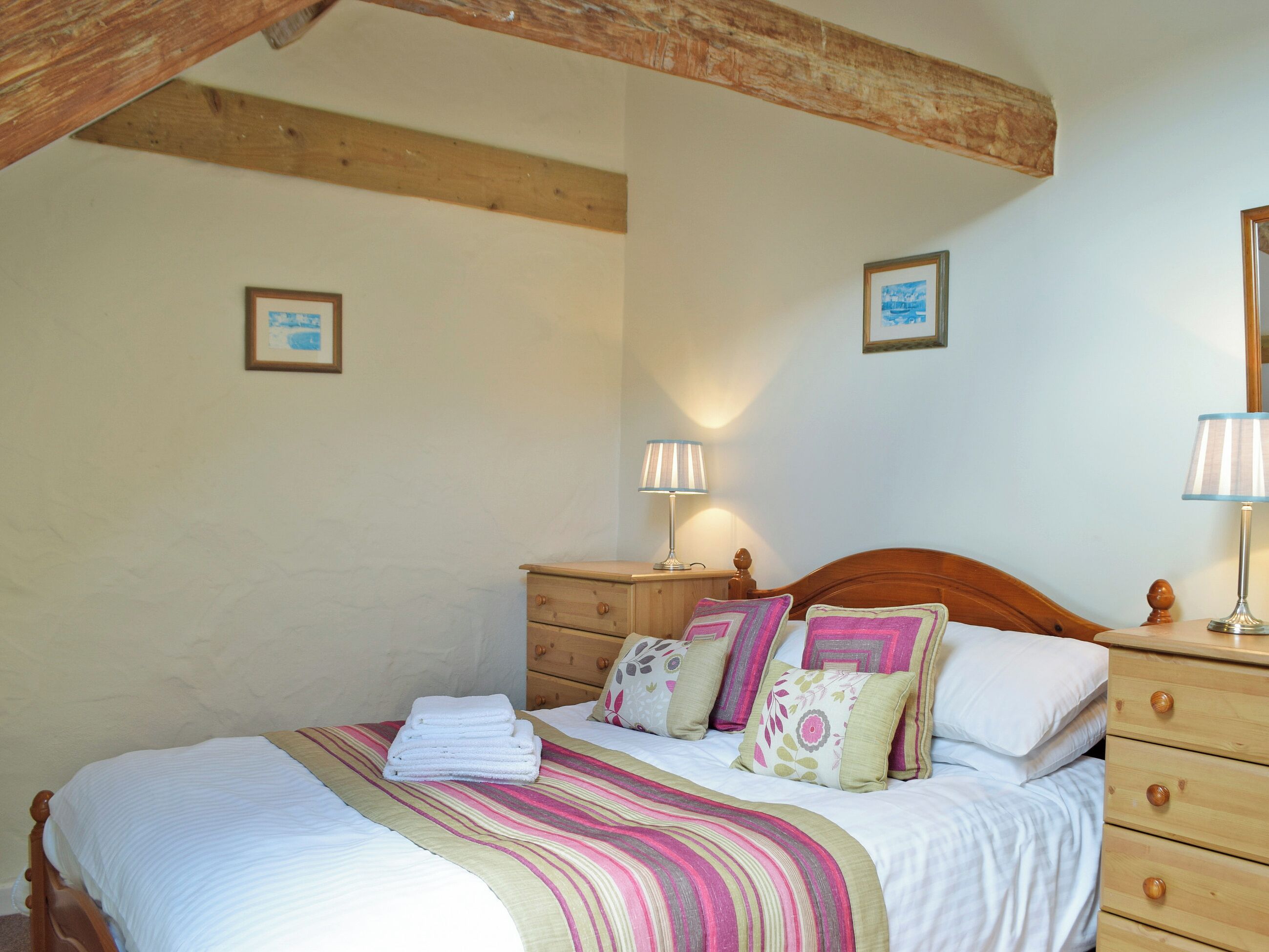 4 bedrooms, free WiFi, bed sheets