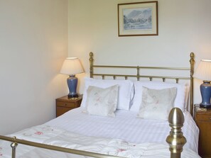 3 عدّة غرف نوم وواي فاي مجانًا وملاءات أسرّة