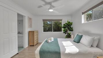 3 dormitoris, planxa i posts de planxar, wifi gratuïta i roba de llit