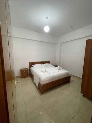 Habitación familiar | Escritorio, sistema de insonorización, wifi gratis y ropa de cama