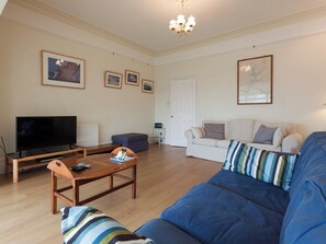 Living area - 5 bedroom accommodation in Devon Rd 2 (Devon Rd 2)