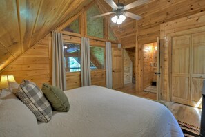 4 quartos, escrivaninha, Wi-Fi de cortesia, roupa de cama
