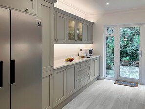 Geschirrspüler, Gefrierschrank