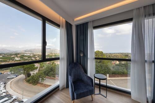 Habitación doble panorámica | Caja de seguridad en la habitación y cortinas blackout
