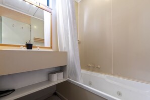 Bathtub