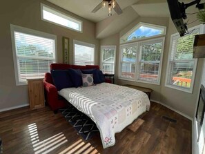 1 bedroom, iron/ironing board, WiFi, bed sheets