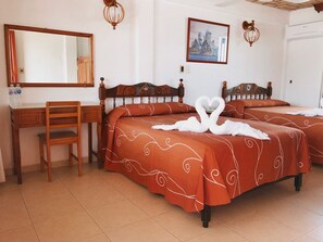 Free WiFi, bed sheets - Arcos Hotel (Catemaco)