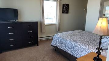 4 Schlafzimmer, Bügeleisen/Bügelbrett, Reisekinderbett, WLAN