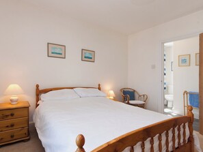 3 bedrooms, free WiFi, bed sheets