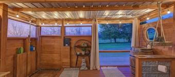 Riverfront Yurt, AC, Hot tub, Kayaks, Movie Projector, Fire Pit