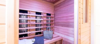 Exclusive and stylish! 5 *****Apartment on the banks of the Maar basin with a view of the Maar