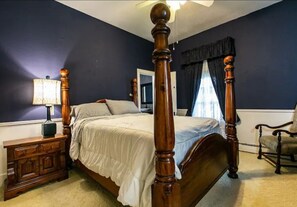 4 bedrooms, desk, iron/ironing board, travel cot