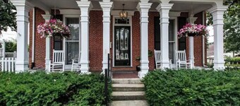 Federalist style home close to down town minutes from the Field of Dreams!