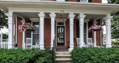 Federalist style home close to down town minutes from the Field of Dreams!