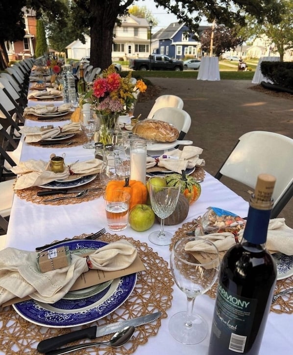 Outdoor dining