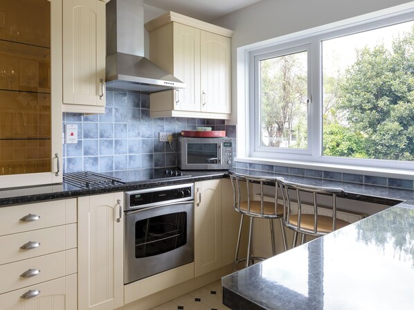 Dishwasher, high chair - 3 bedroom accommodation in Salcombe (Salcombe)