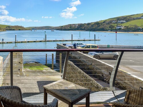 2 bedroom accommodation in Fore St