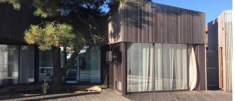 Alberca al aire libre y alberca climatizada