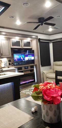 Cardinal Cottage Glamp/sleeps 4