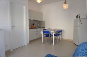 Appartamento, 2 camere da letto, patio, vista giardino | Interni