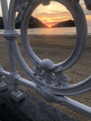 Vlak bij het strand, strandlakens