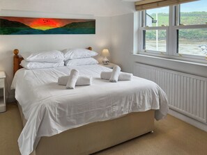 3 bedrooms, free WiFi, bed sheets - 3 bedroom accommodation in Island St (Island St)