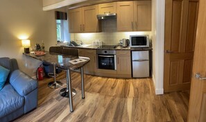 Fridge, microwave, oven, stovetop - Glasphein Annex (Inverness)