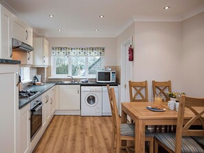 Dishwasher, highchair - Captain's Lodge - UK6732 (Lydstep, near Tenby)