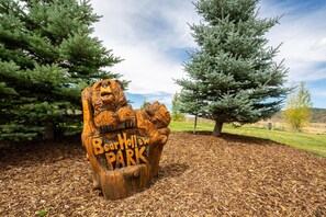 Property grounds - Bear Hollow Hideaway! Private HOT TUB and Patio! (Park City)