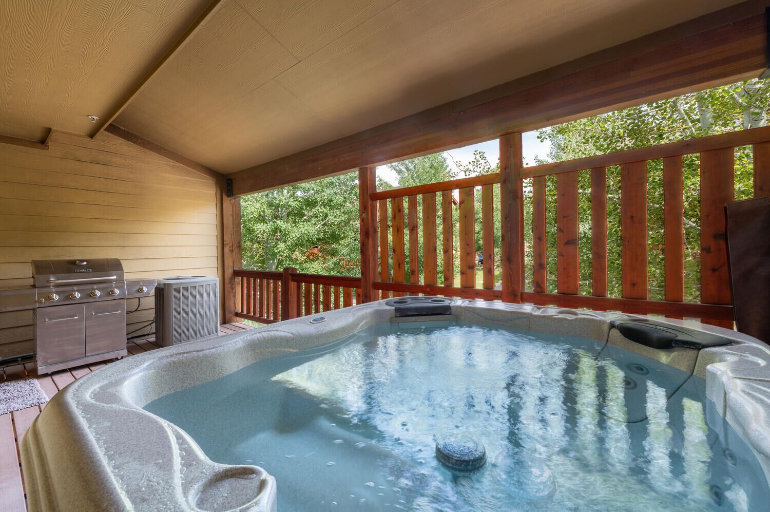 Bain à remous extérieur
