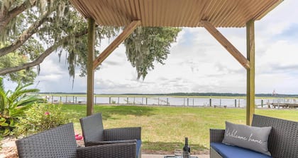 Beaufort's Blue Heron Hideaway on Battery Creek