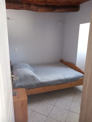 2 bedrooms, iron/ironing board, travel cot, wheelchair access - Mas de Pachot (Limogne-en-Quercy)