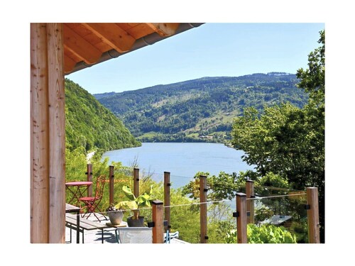 In exklusiver Alleinlage ein traumhaftes Ferienhaus m.atemberaubenden Donaublick