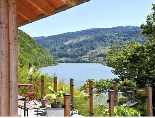 In an exclusive secluded location a dreamlike vacation home with a breathtaking view of the Danube