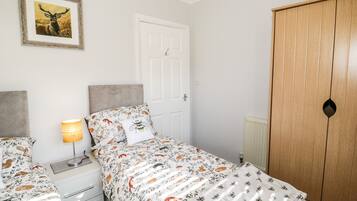 Casa de campo | 2 dormitorios, decoración individual, mobiliario individual