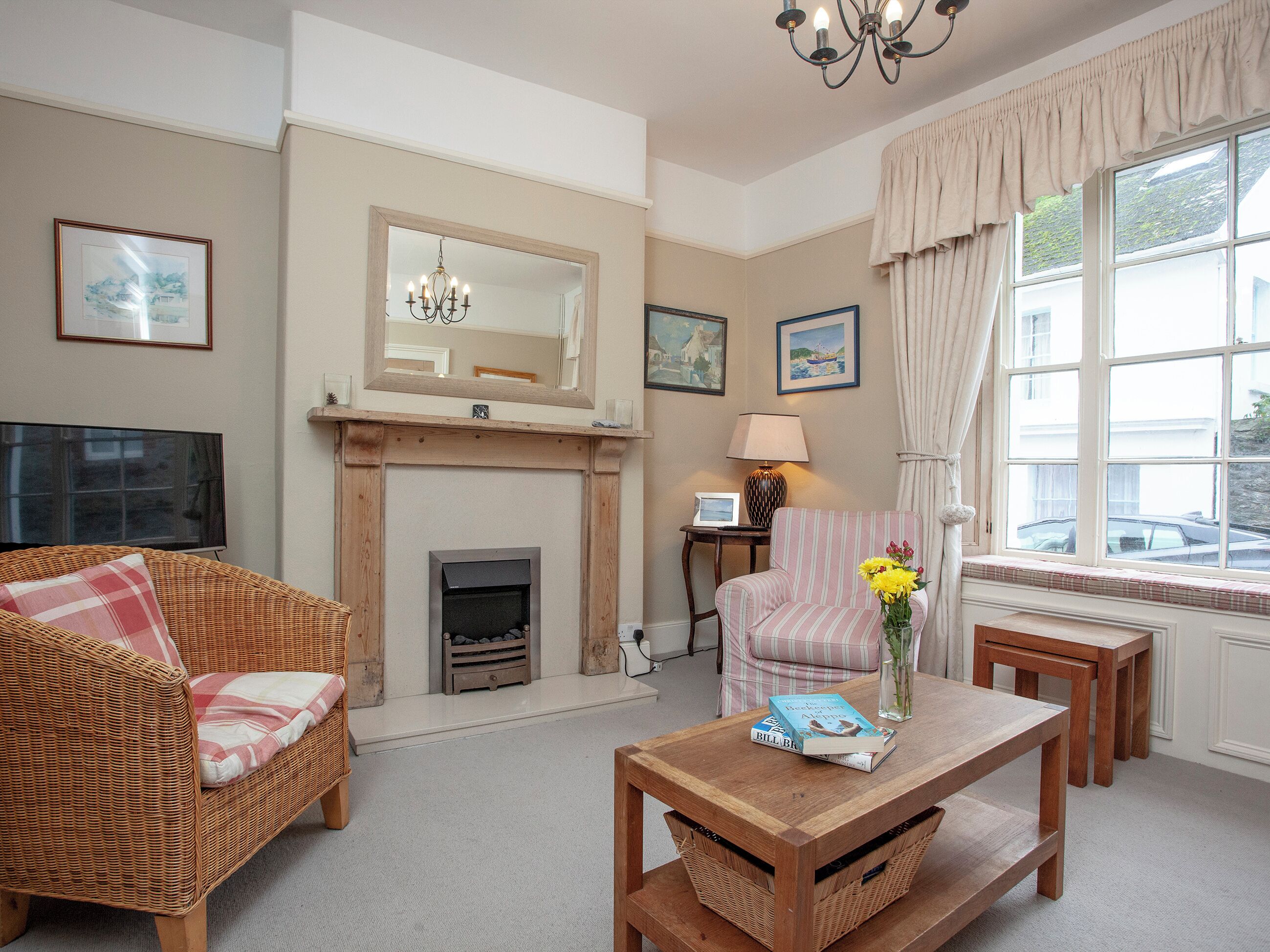 4 Bedroom Accommodation In Cliff Rd/courtenay - Salcombe