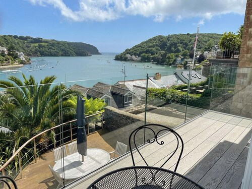 2 chambres à coucher à Above Town