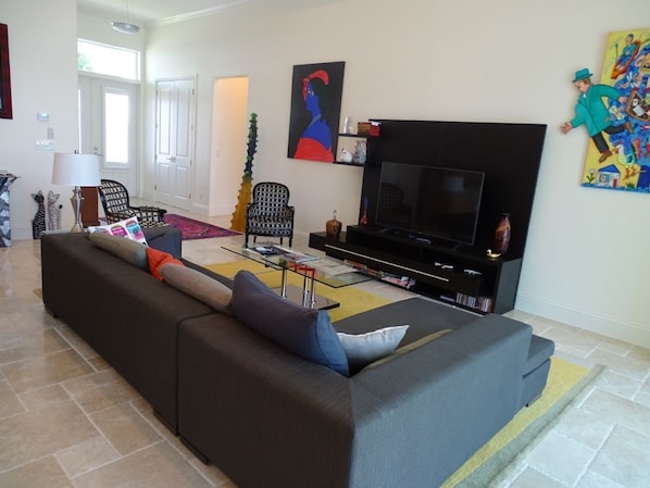 TV - Waterfront 3BR, 3BA Marco Island home with heated pool and WiFi. (Marco Island)