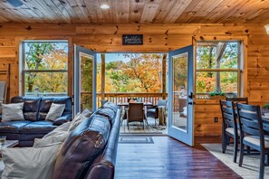 Smart TV, fireplace, DVD player, ping pong